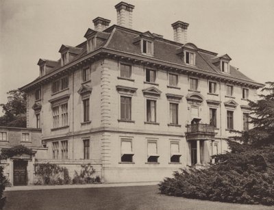 Thorpe Hall, Peterborough, de Zuidgevel door Charles Latham