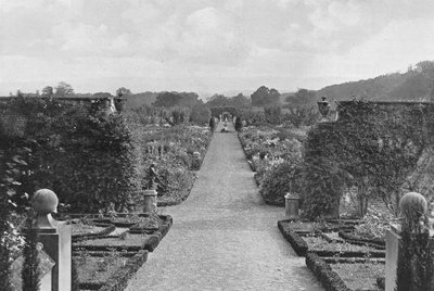 Tyninghame: De ommuurde tuin door Charles Latham