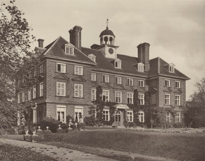 Tyttenhanger, Herts, de Zuidgevel door Charles Latham