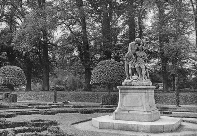 Westzijde van de zuidelijke tuin door Charles Latham