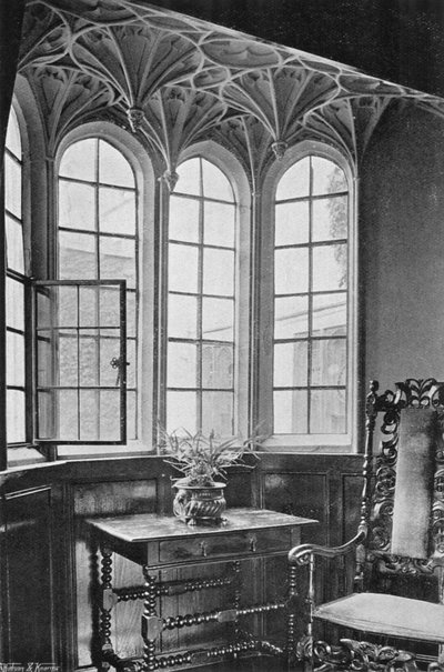 Raam in de Bibliotheek door Charles Latham