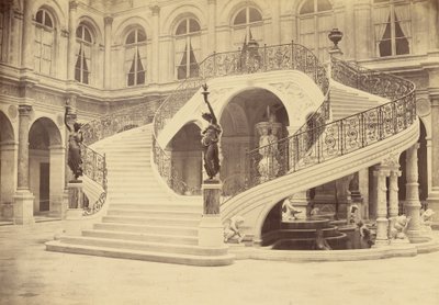 [Trap, interieur van het Hôtel de Ville] door Charles Marville