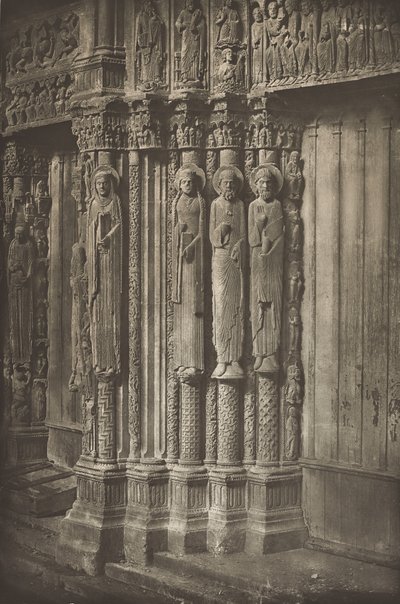 Kathedraal van Chartres. Rechterdeur van het Koninklijk Portaal, Westzijde, 12e eeuw, voor juli 1857 door Charles Nègre