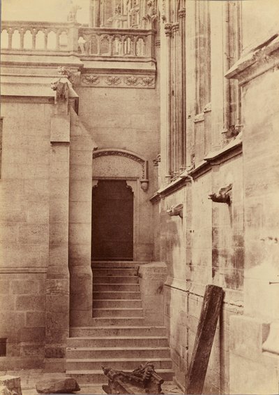 [Ingang tot de Sacristie, Notre-Dame, Parijs]. door Charles Nègre