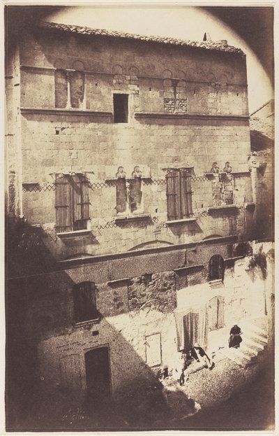 Gevel van een romaans huis in Saint-Gilles du Gard door Charles Nègre