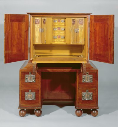 Kast - voorkant open door Charles Robert Ashbee
