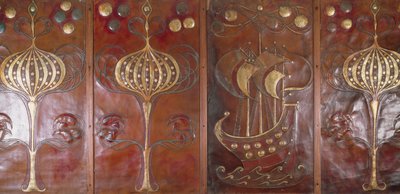 Embossed, painted and gilded leather panels, made by the Guild of Handicraft, 1892 door Charles Robert Ashbee