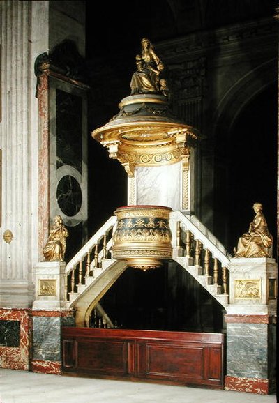 Preekstoel met vergulde figuren van Geloof en Hoop door Guesdon en Liefdadigheid door Dumont door Charles de Wailly