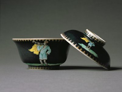 Een suikerpot met deksel, Qianlong-periode (1736-95) ca.1740 (porselein) door Chinese School