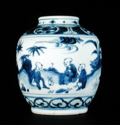 Blauw-witte pot beschilderd met jongens met een haas, Wanli of Chongzheng, 1600-30 door Chinese School