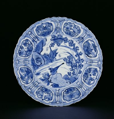 Blauw-witte kraak schaal beschilderd met vogels in een landschap, Egret merk, Wanli, 1595-1605 (porselein) door Chinese School