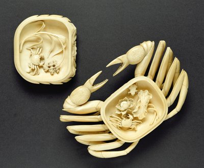 Doos in de vorm van een krab, Qianlong-periode, 1736-95 door Chinese School