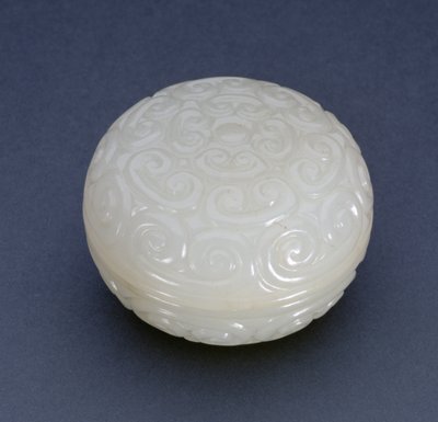 Ronde Zegel-Pasta Doos van Guri lakstijl met lingzhi scrolls, Ming dynastie door Chinese School