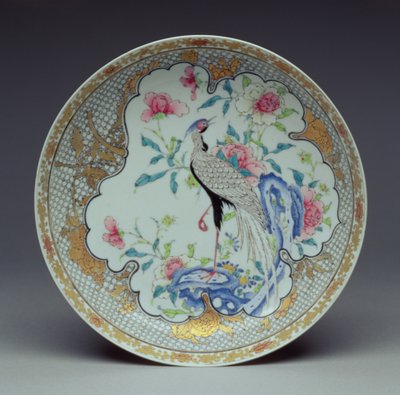 Schaal beschilderd met een langstaartige vogel, rotsen en bloemen, Yongzheng Periode, 1725-35 door Chinese School