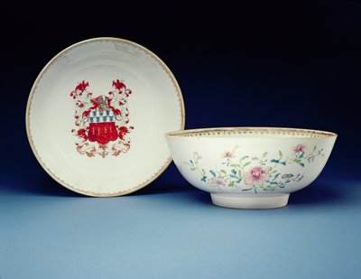 Paar kommen versierd in Famille Rose met de wapens van Joynes, Yongzheng periode (1723-35) door Chinese School