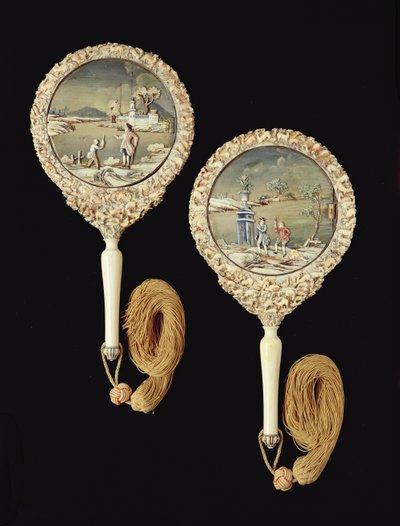 Paar handspiegels, waarschijnlijk gemaakt in Canton, Qianlong-periode, 1736-95 door Chinese School