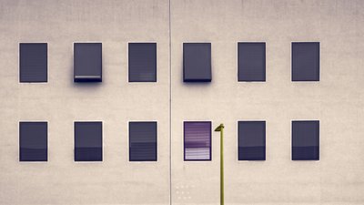 Modern raamrooster door Christian MARCEL