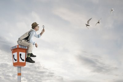 Een nieuwsgierige man die naar de hemel staart door Christine von Diepenbroek