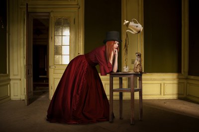 Elegant Woman Meerkat-thee door Christine von Diepenbroek