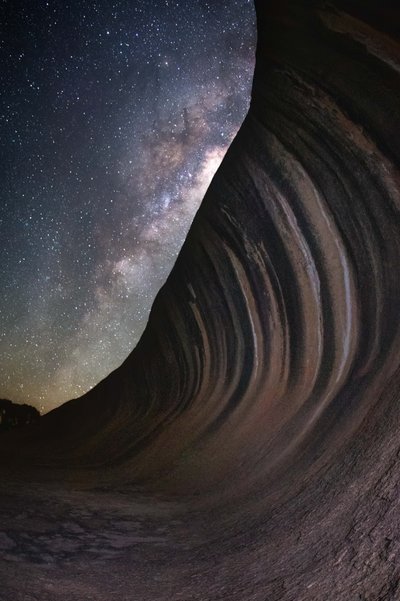 De Melkweg boven Wave Rock door Christoph Schaarschmidt