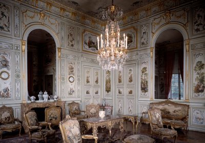 Uitzicht op de grote woonkamer van het Château de Champs sur Marne. Versierd door Christophe Huet (1700-1759) door Christophe Huet