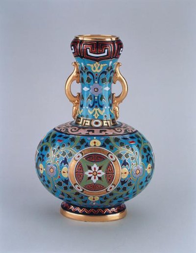 Dummy vaas versierd in imitatie van cloisonne, Minton & Co door Christopher Dresser