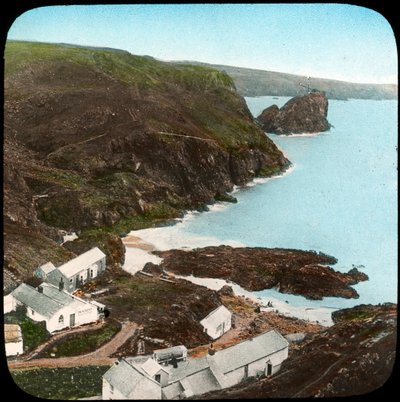 Kynance Cove en dorp, Cornwall door Church Army Lantern Department