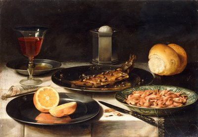 Een Haring met Kappertjes en een Gesneden Sinaasappel op Borden en een Kom Garnalen op een Tafel door Charlotte Evans
