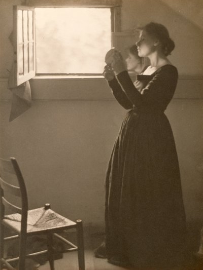 Meisje met een Spiegel, 1898 door Clarence Henry White