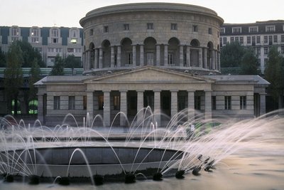 La Villette-rotunda gebouwd in 1789 door Claude Nicolas Ledoux. door Claude Nicolas Ledoux