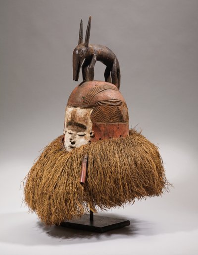 Suku helm masker door Congolese Congolese