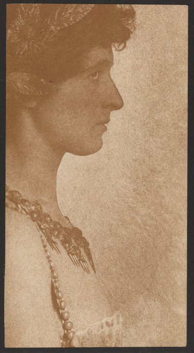 [Zijprofiel van vrouw]. door Constant Puyo