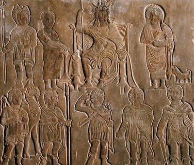 Reliëf met een Vergoddelijkte Romeinse Keizer die Eer ontvangt van Egyptische Nomaden door Coptic