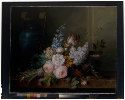 Een stilleven van bloemen door Cornelis van Spaendonck