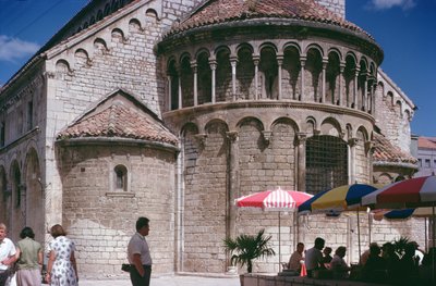 Kerk van Sveti Krševan, gebouwd in 1175 door Croatian School