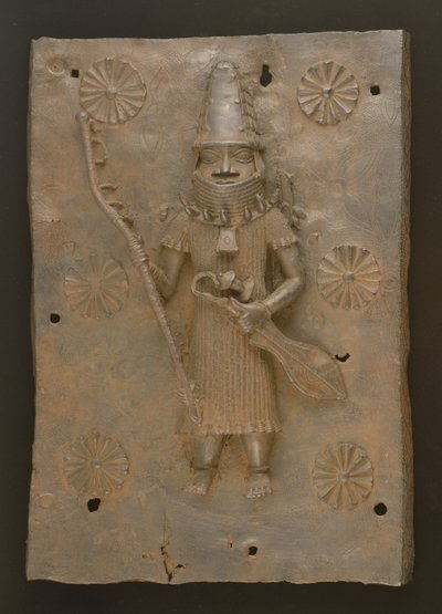 Herdenkingsplaat met krijger, Benin, Nigeria (brons) door Culture Edo