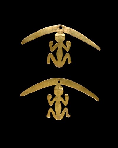 Paar oorhangers, 600-1600 AD door Culture Nariño