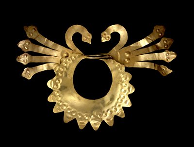 Neusornament met slangen door Culture Nazca