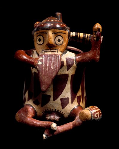 Precolumbiaanse kunst, Nazca beschaving: antropomorfe vaas die een muzikant voorstellend die de panfluit bespeelt. 100 v.Chr.-800 n.Chr. Lima, Archeologisch Museum door Culture Nazca