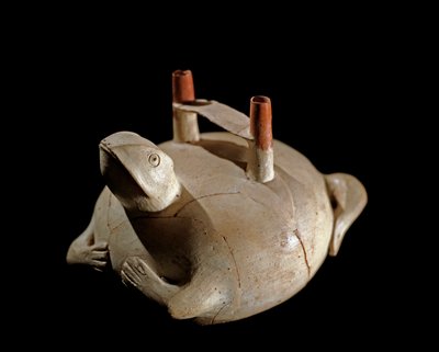 Precolumbiaanse kunst, Paracas beschaving (Peru): kikker-vormige vaas. 800-200 v.Chr. Lima, Nationaal Museum van Antropologie en Archeologie door Culture Paracas