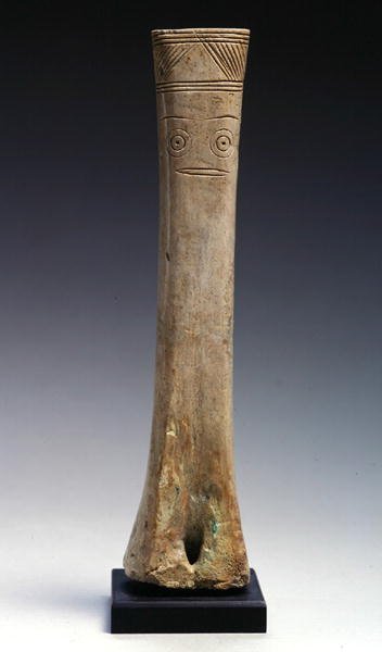 Gebeeldhouwd figuur, Vroege Bronstijd, 2700-1900 v.Chr. (been) door Cypriot Cypriot