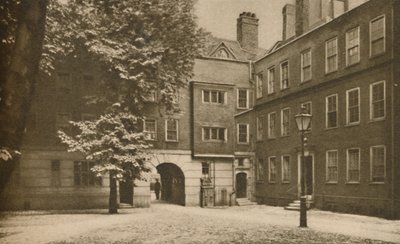 Kasseien van de Stille Andere Hof in Staple Inn bij Holborn, c1935 door Cyril Ellis
