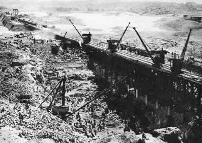 Aswan Dam, in aanbouw, april 1901 door D.S. George
