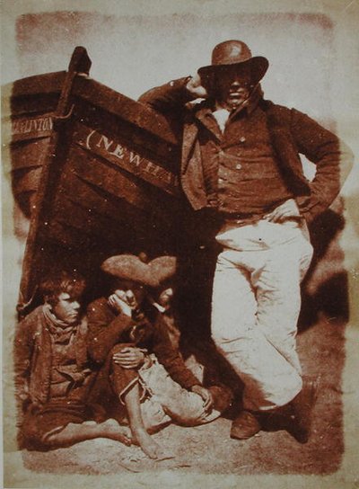 Een Newhaven visser en jongens, ca. 1843-47 door David Octavius and Adamson Robert Hill