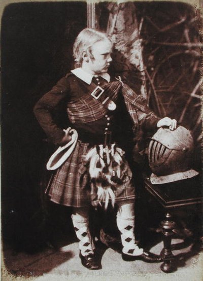 Jonge Schotse jongen in kilt door David Octavius and Adamson Robert Hill