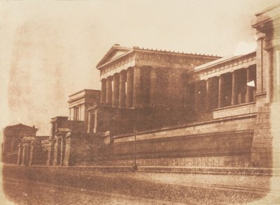 Oude Koninklijke Hogeschool, Calton Hill, Edinburgh, 1843-47. Makers: David Octavius Hill, Robert Adamson, Hill & Adamson door Hill and Adamson