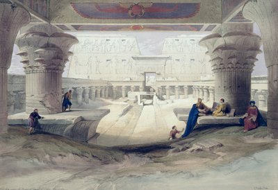 Uitzicht onder het portiek van de Tempel van Edfou, Opper-Egypte, plaat 32 uit Volume I van Egypte en Nubië, gegraveerd door Louis Haghe, gepubliceerd 1846 door David Roberts
