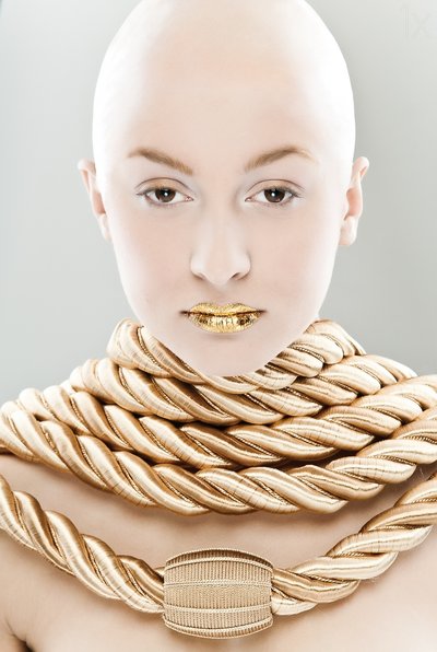Portret met gouden touw door Denisa Justusová Šumcová