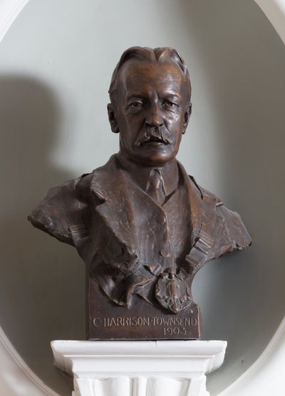 Beeldhouwwerk van Charles Harrison Townsend door Derwent F. Wood