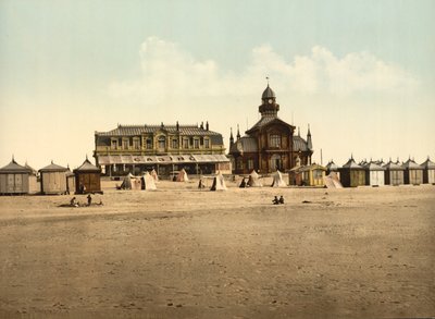 Strand en Casino, Calais, Frankrijk, ca. 1900 door Detroit Publishing Co.